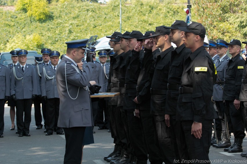 Ślubowanie nowych policjantów. Będą służyć w Krakowie i Małopolsce