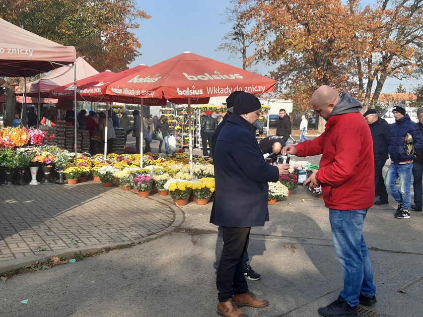 Zbiórka stowarzyszenia Odry Opole organizowana 1 listopada...