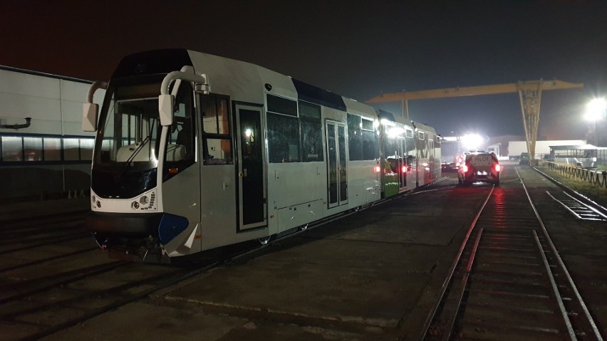 Pierwszy tramwaj dwukierunkowy przyjechał do Szczecina. Zobacz zdjęcia - 14.12.2020