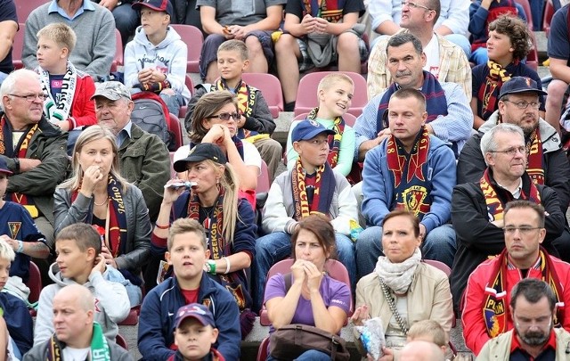 Studenci już mogą odbierać darmowe wejściówki na mecz Pogoni z Górnikiem.