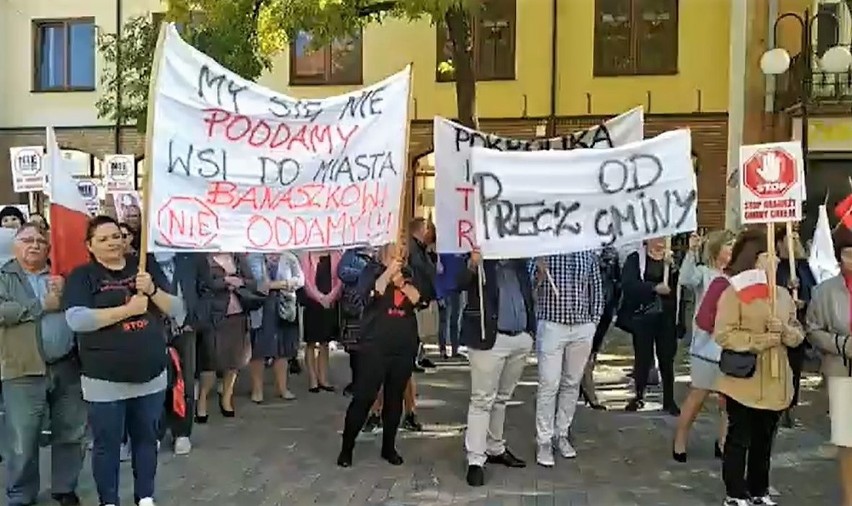 Mieszkańcy gminy Chełm zaprotestowali. Nie chcą włączenia ośmiu sołectw do miasta 