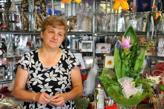 Maria Zarzecka boi się o swoją przyszłość. Przez 15 lat prowadziła kwiaciarnię. Ma już nowe miejsce, ale czynsz jest tam ponad dwa razy wyższy.