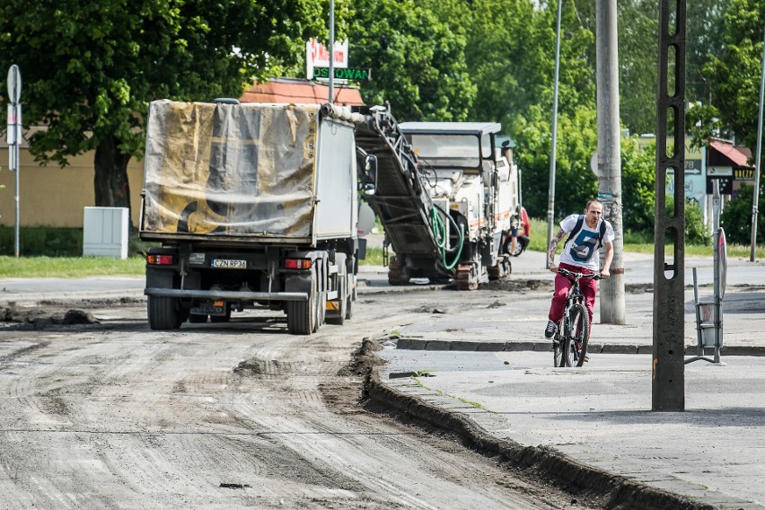 Rozbudowa Trasy Uniwersyteckiej. Zamknięta ulica Glinki [WIDEO, ZDJĘCIA]