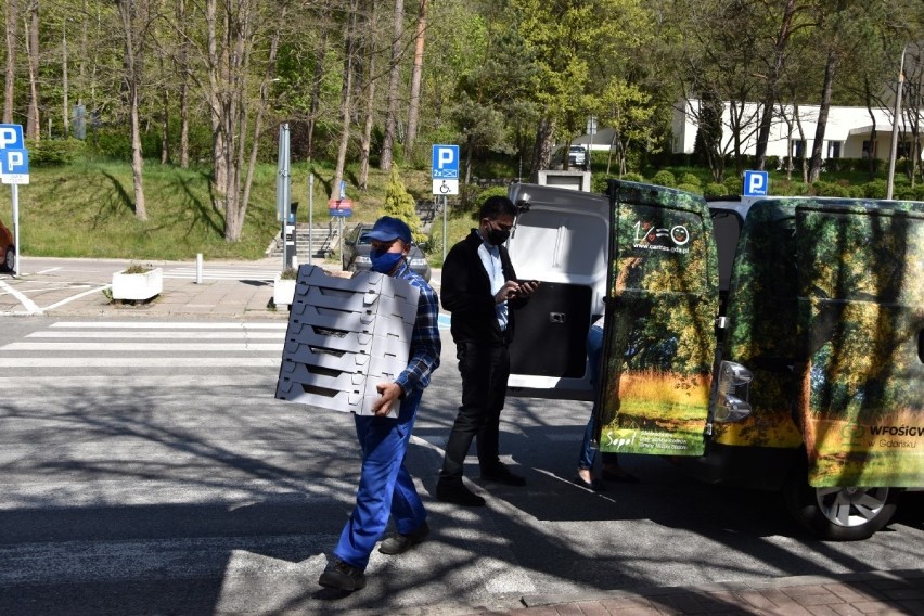 Ciasta od sióstr zakonnych trafiły do szpitali w Gdańsku,...