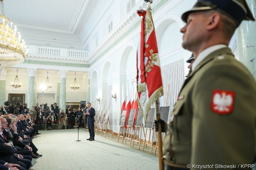 W czwartek prezydent Andrzej Duda wręczył noty...