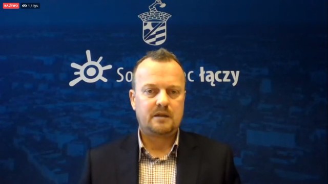 Prezydent Sosnowca Arkadiusz Chęciński apelował do mieszkańców i odpowiadał na ich pytania podczas live chatu