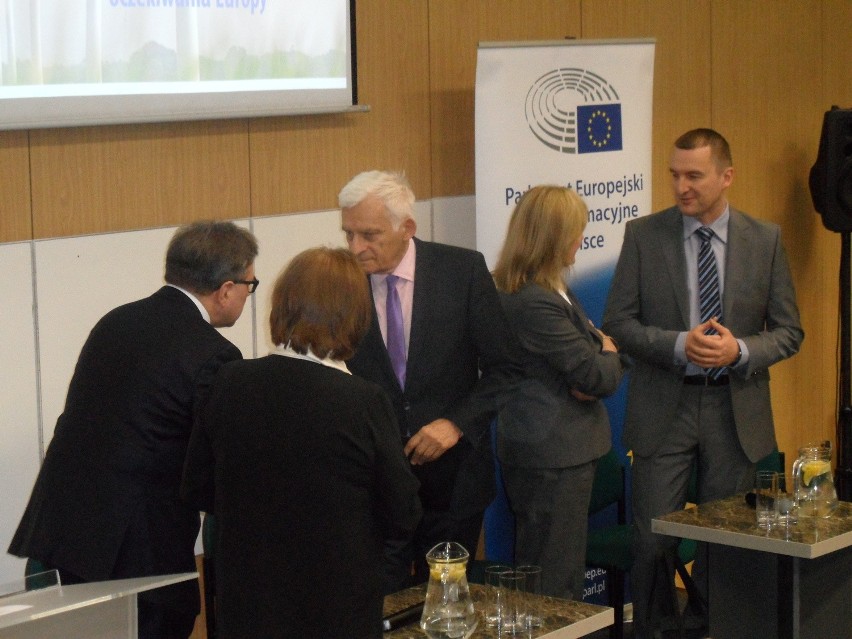 Buzek kontra Wiśniewska: Debata o unii energetycznej na Politechnice Częstochowskiej [ZDJĘCIA]