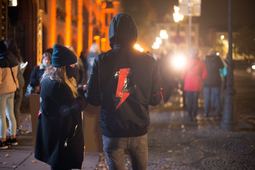 Strajk Kobiet w Słupsku. Kolejny dzień protestów na ulicach miasta [ZDJĘCIA, WIDEO]