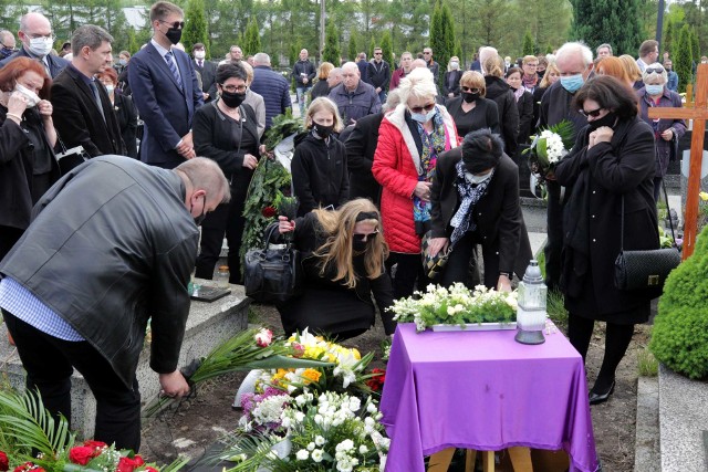 Pogrzeb Lecha Motyki odbył się w Chorzowie-Batorym; Zobacz kolejne zdjęcia. Przesuwaj zdjęcia w prawo - naciśnij strzałkę lub przycisk NASTĘPNE >>>