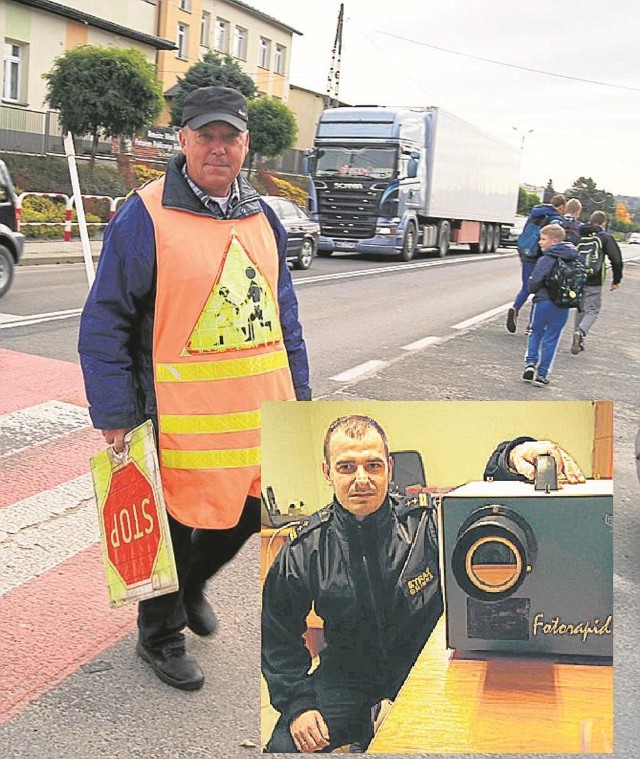Wojciech Wajdowicz dba o bezpieczeństwo pieszych na przejściu w Tarnowcu. Fotoradar leży bezużyteczny w biurze straży gminnej