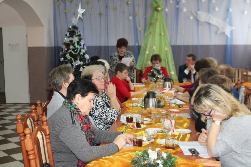 Panie działające w Powiatowej Radzie Kół Gospodyń Wiejskich...