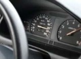 210 km/h - brawurowa jazda firmowym autem i jej smutny finał (wideo)