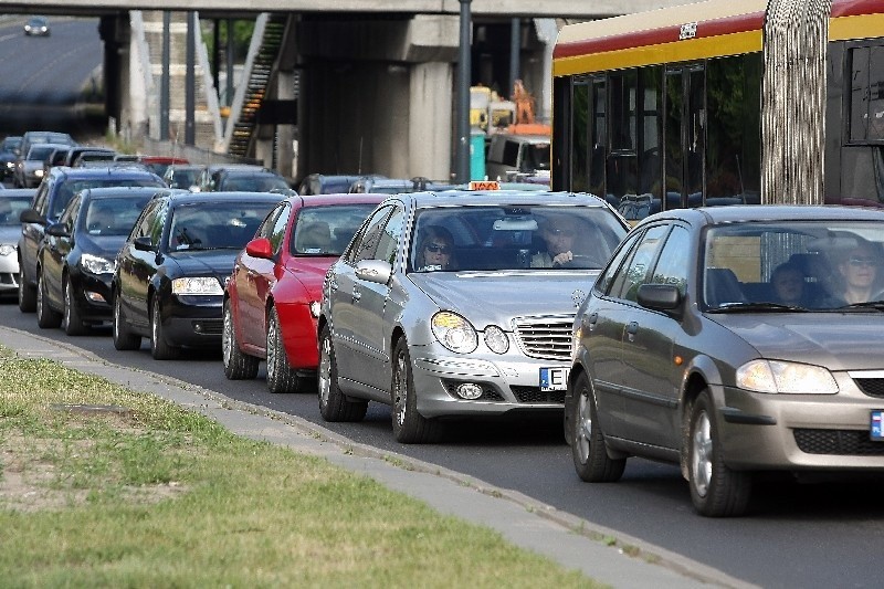 Korki w Łodzi trochę mniejsze, ale nadal dokuczliwe