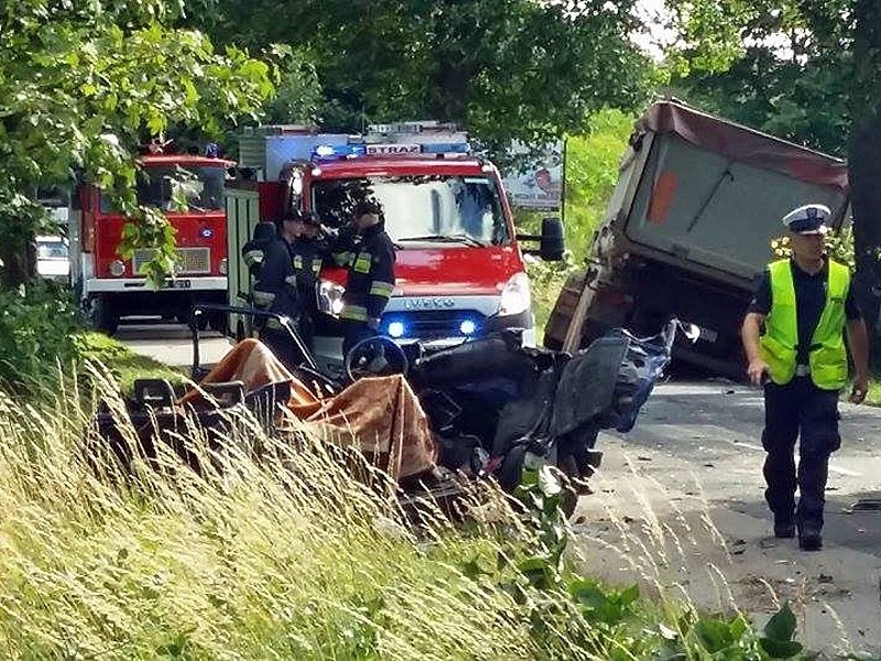 W tragicznym wypadku w Szumlesiu Królewskim zginęły dwie...