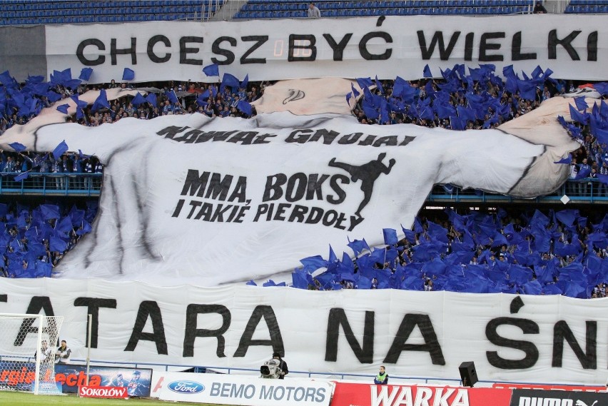 Lech Poznań: Grupa kibiców Ultras Lech przestała istnieć. Kto zajmie się oprawami? Znamy kulisy ataku chuliganów Widzewa Łódź