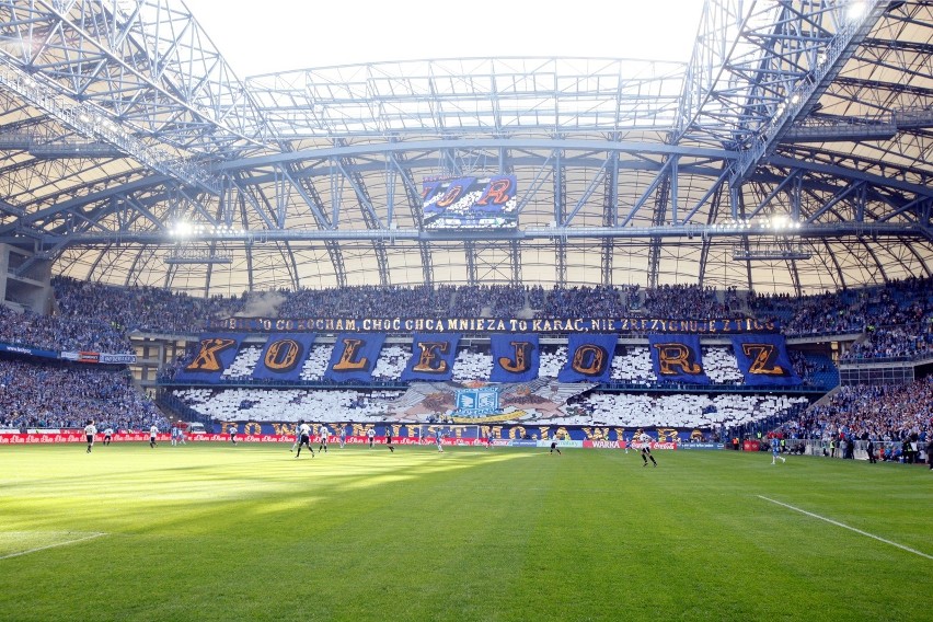 Lech Poznań: Grupa kibiców Ultras Lech przestała istnieć. Kto zajmie się oprawami? Znamy kulisy ataku chuliganów Widzewa Łódź