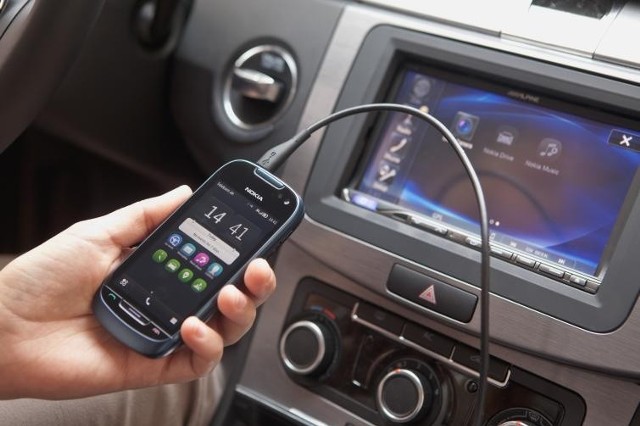 CB radio w komórce - przegląd aplikacji dla kierowców na telefon