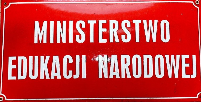 Wakacje przedłużone o dwa tygodnie? [OFICJALNA INFORMACJA] MEN odpowiada PRZEDŁUŻONE WAKACJE