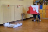 Wyniki wyborów samorządowych 2024 w Kłomnicach. Dotychczasowy wójt dalej na stanowisku - oficjalne dane