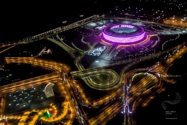 Piłkarze Rakowa Częstochowa dotarli do Baku. Z Karabachem zagrają na stadionie mogącym pomieścić 70 tys. kibiców