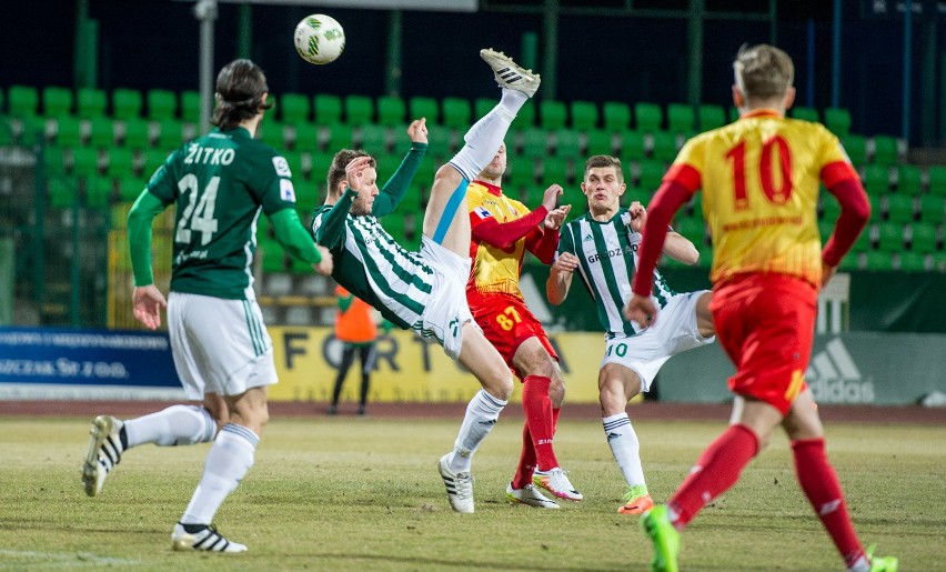 W zaległym meczu 17. kolejki Nice I Ligi Olimpia pokonała...