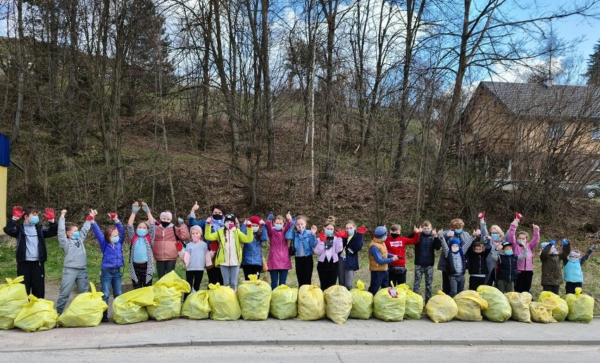 W akcję sprzątania gminy Jerzmanowice-Przeginia zaangażowało...