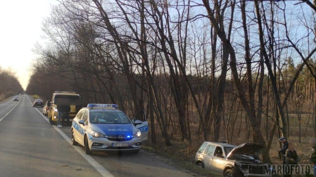 Wypadek na drodze w kierunku wsi Walidrogi.