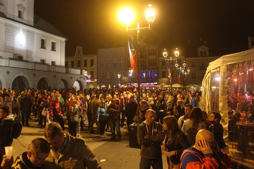 Kibice Piasta Gliwice świętują wicemistrzostwo Polski na...