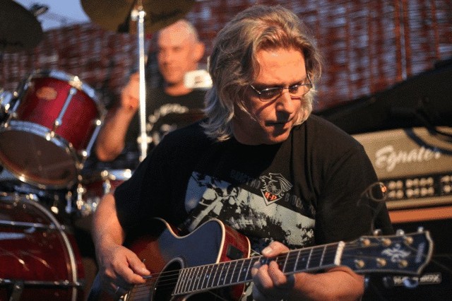 Jarosław Tioskow to ostatni muzyk z oryginalnego składu grupy
