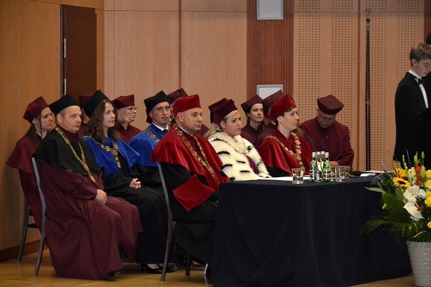 Inauguracja roku akademickiego w PWSZ. Sześciuset studentów złożyło ślubowanie (zdjęcia)