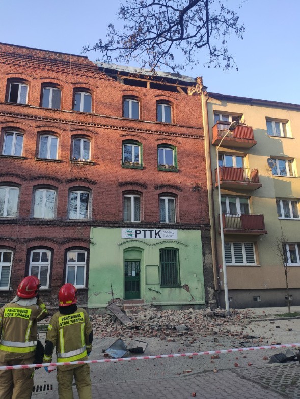 29 osób ewakuowanych z kamienicy w Chorzowie. Pękła ściana...