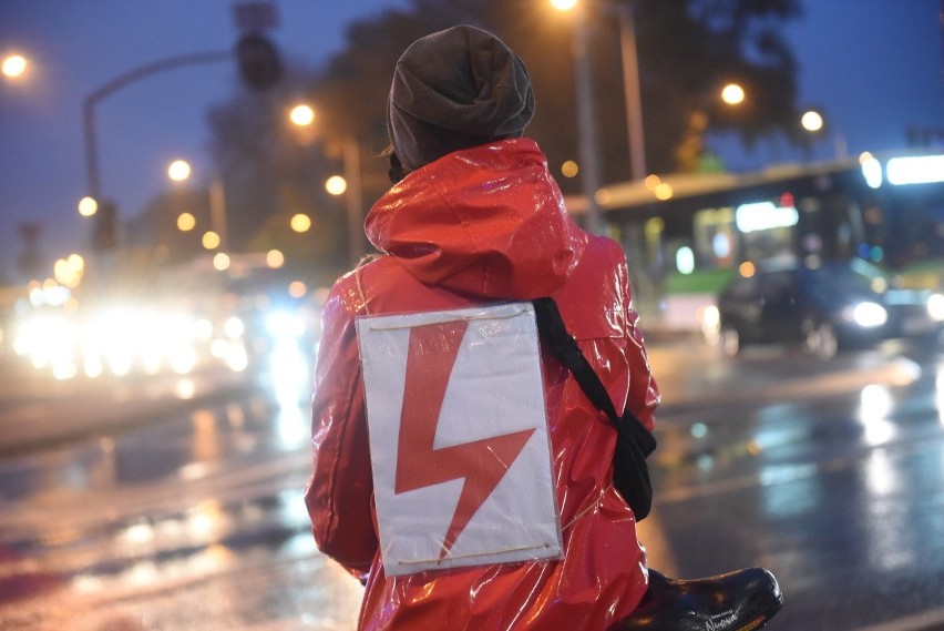 "PiS na wstecznym - my do przodu". Zielona Góra ponownie stanęła na kilka godzin. Jeżdżono na wszystkim, na czym się tylko da!