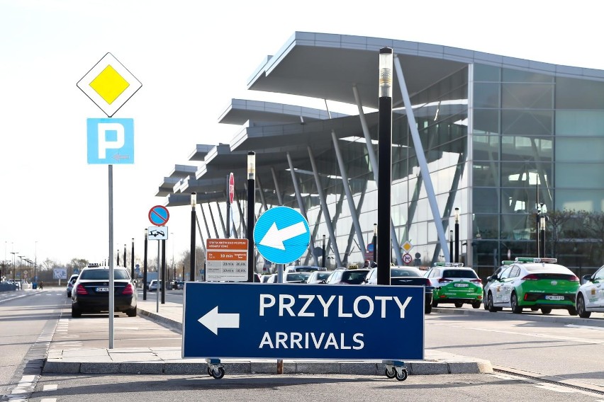 Pierwsze miejsce w rankingu top 10 polskich lotnisk pod...