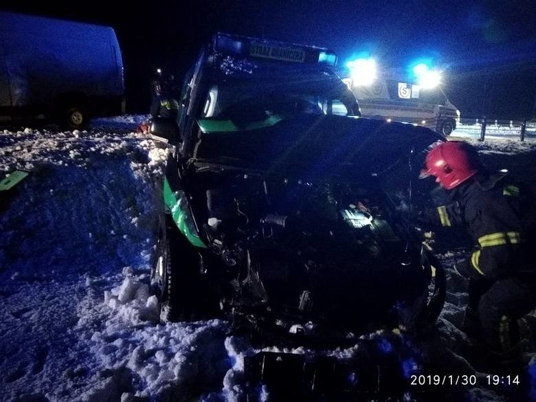 Na 3 lata bezwzględnego pozbawienia wolności skazał w piątek...