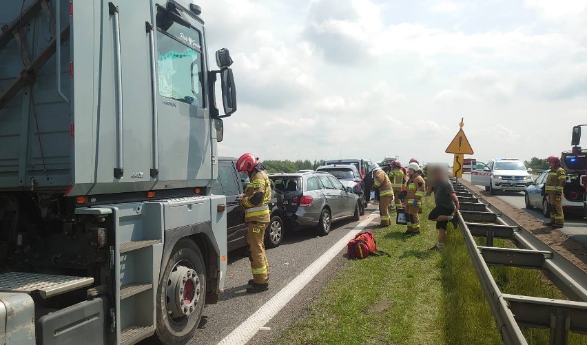 10 osób uczestniczących w tym wypadku to obcokrajowcy, a 3 -...