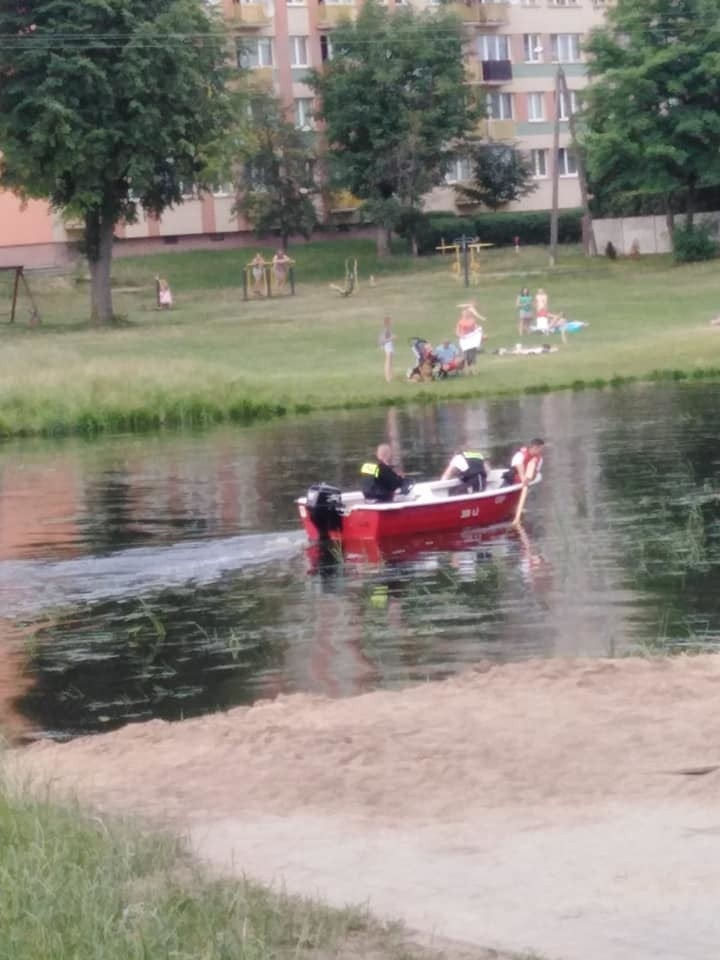 Na miejsce udały się zastępy z JRG 1 Białystok, JRG 3...