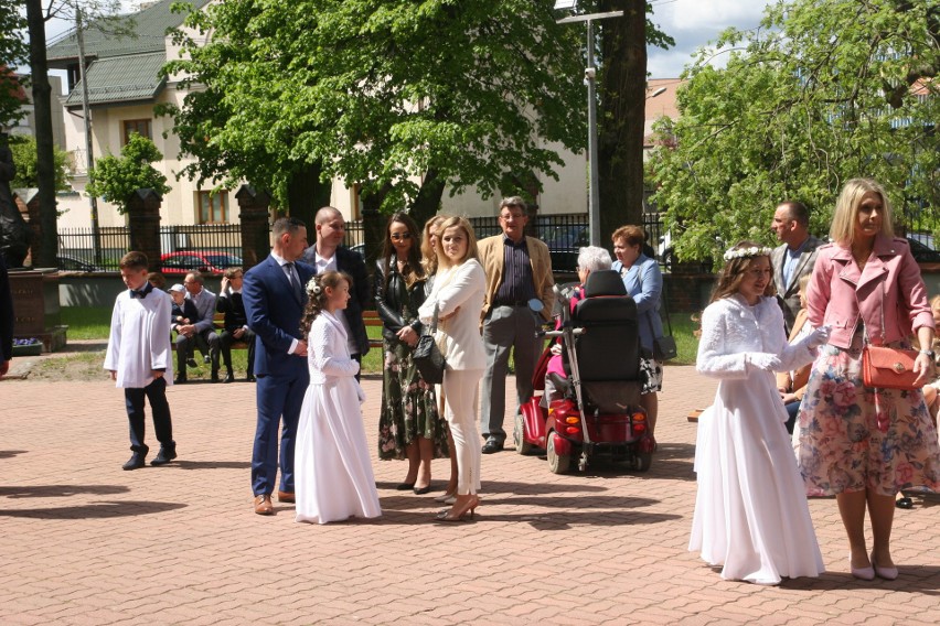 Komunia święta w Ostrowi Mazowieckiej. I Komunia Święta w parafii pw. Wniebowzięcia Najświętszej Maryi Panny. 15.05.2022