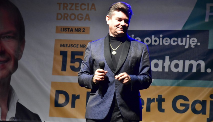 Zenek Martyniuk i Top Girls w kampanii wyborczej kandydata Trzeciej Drogi w Ostrołęce. 6 października 2023. Zdjęcia