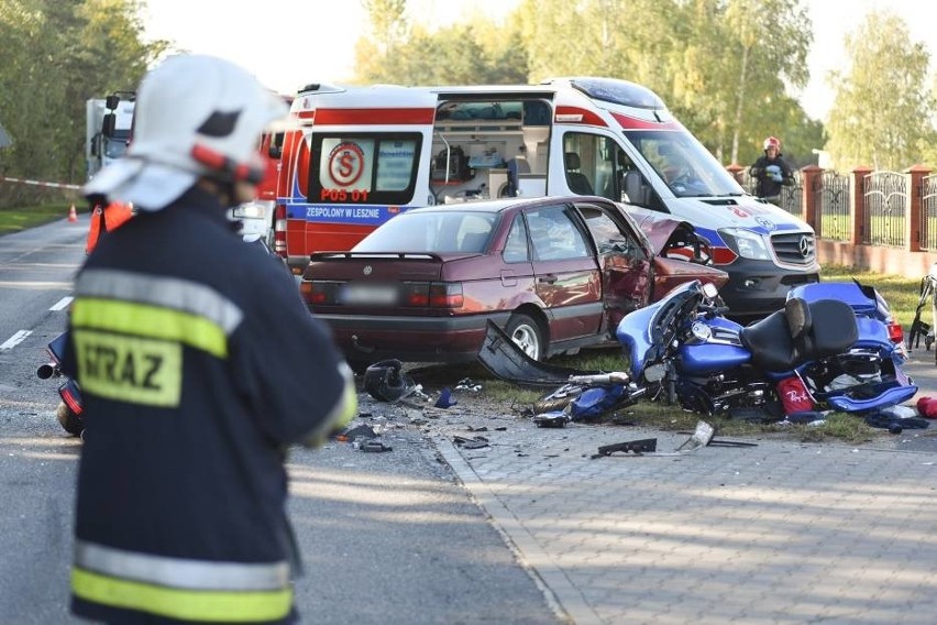 Dwóch motocyklistów w ciężkim stanie trafiło do szpitala po...