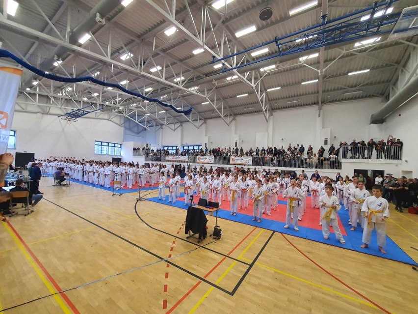 Sukcesy zawodników Tarnobrzeskiego Klubu Oyama Karate na Mistrzostwach Makroregionu Wschodniego Oyama PFK w Rzeszowie. Zobacz zdjęcia