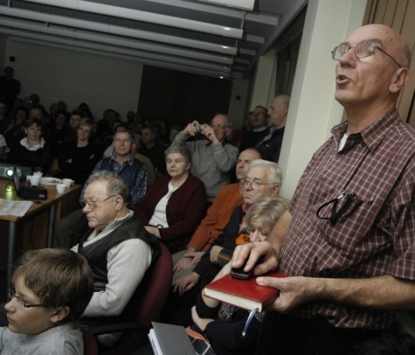 Dymitrowi Słezionowi mało było trasy lądowej, więc przeleciał się nad Alaską awionetką, a my zobaczyliśmy, jak wygląda ta zimna kraina z chmur.