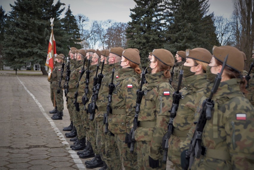 52. batalion lekkiej piechoty w Komorowie. Ile kobiet służy w Wojskach Obrony Terytorialnej w Komorowie?