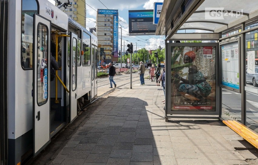 Egzotycznie w Szczecinie! Sztuka afrykańska na przystankach autobusowych w centrum miasta