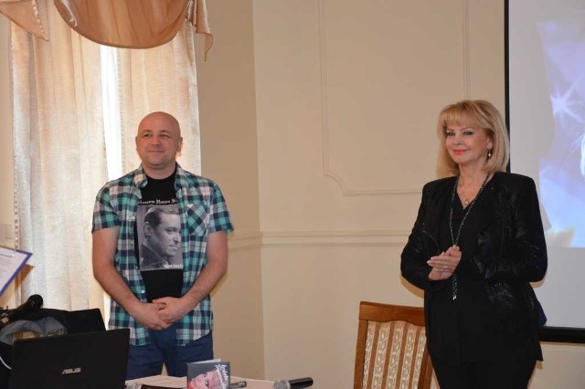 Czwartkowe spotkanie z Izabelą Trojanowską w Dworku Modrzewiowym w Mircu.