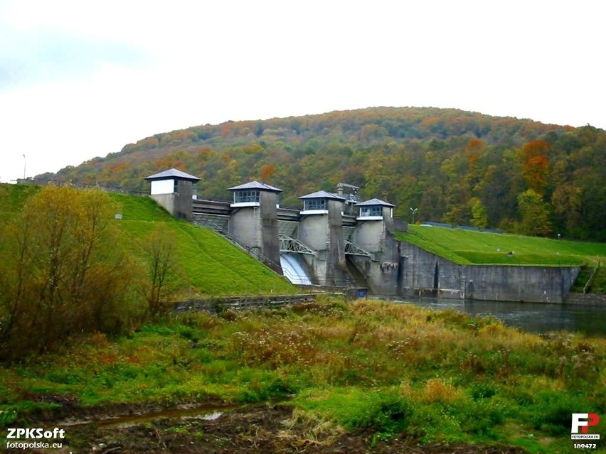 2005 , Myczkowce. Zapora wodna na Sanie, której budowę...