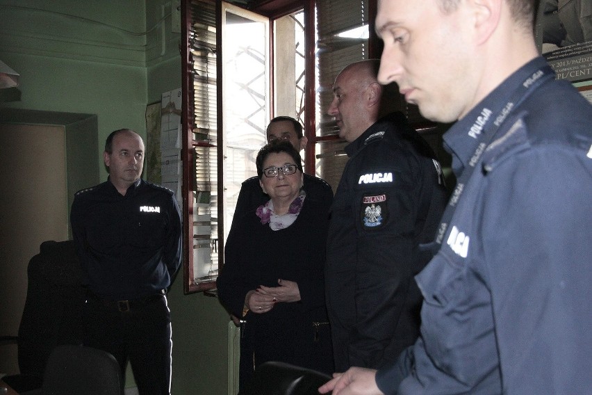 Minister Spraw Wewnętrznych Teresa Piotrowska u małopolskich policjantów