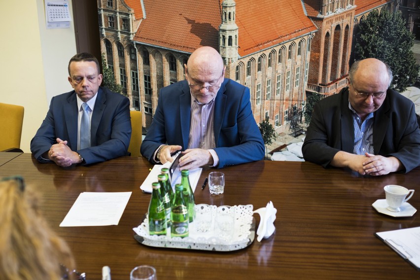 Od lewej: Zbigniew Wyszogrodzki, prezydent Michał Zaleski i...