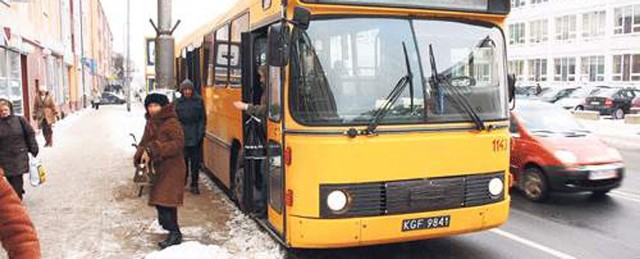 W autobusie MZK naszego Internautę spotkała niemiła przygoda. Zakończyła się wysokim mandatem.