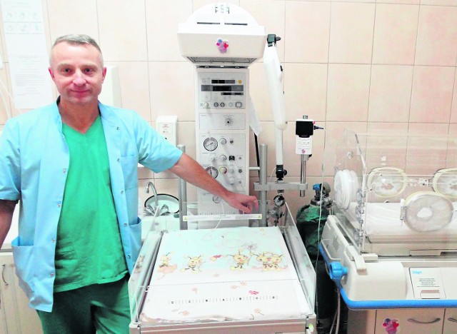 - Dzięki WOŚP dostaliśmy nowoczesny sprzęt - pokazuje doktor Zenon Płachta, ordynator ginekologii szpitala w Pionkach.