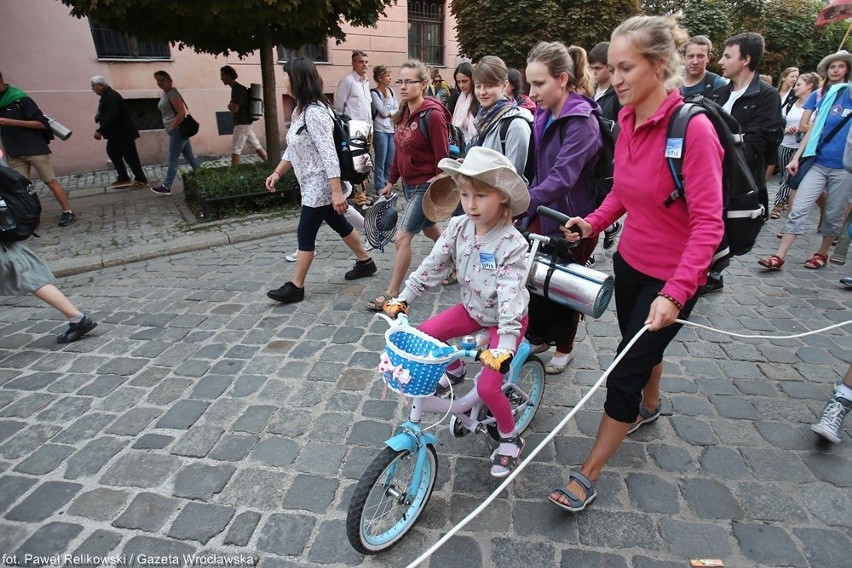 Wrocław: Wyruszyła piesza pielgrzymka na Jasną Górę (ZDJĘCIA)